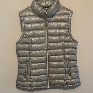 Lightweight Quilted Puffer Vest in Shiny Gold